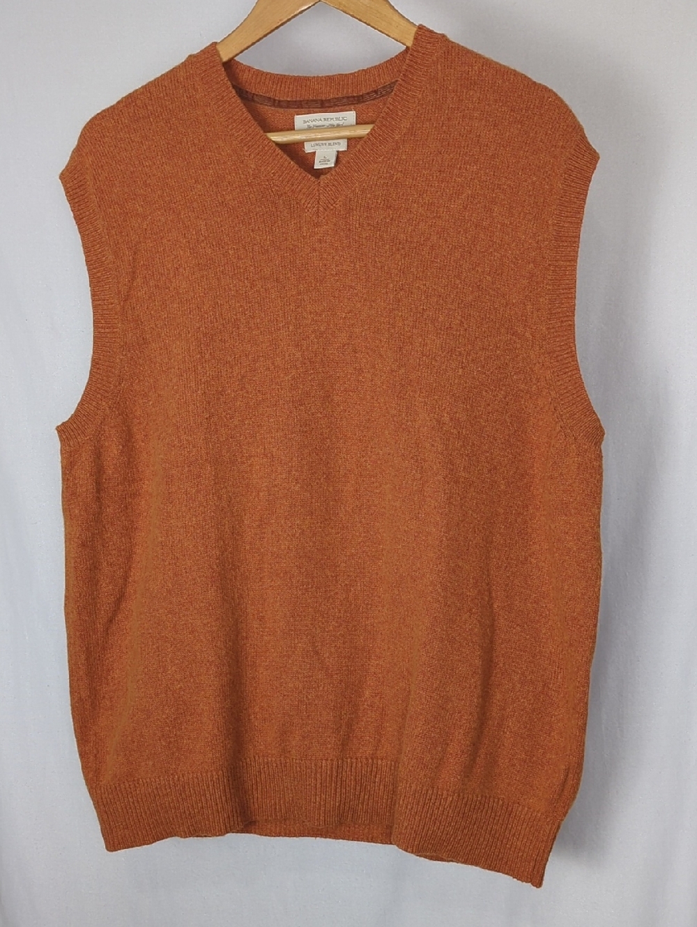 BANANA REPUBLIC Luxury Blend Sweater Vest Rust Orange Cashmere Angora